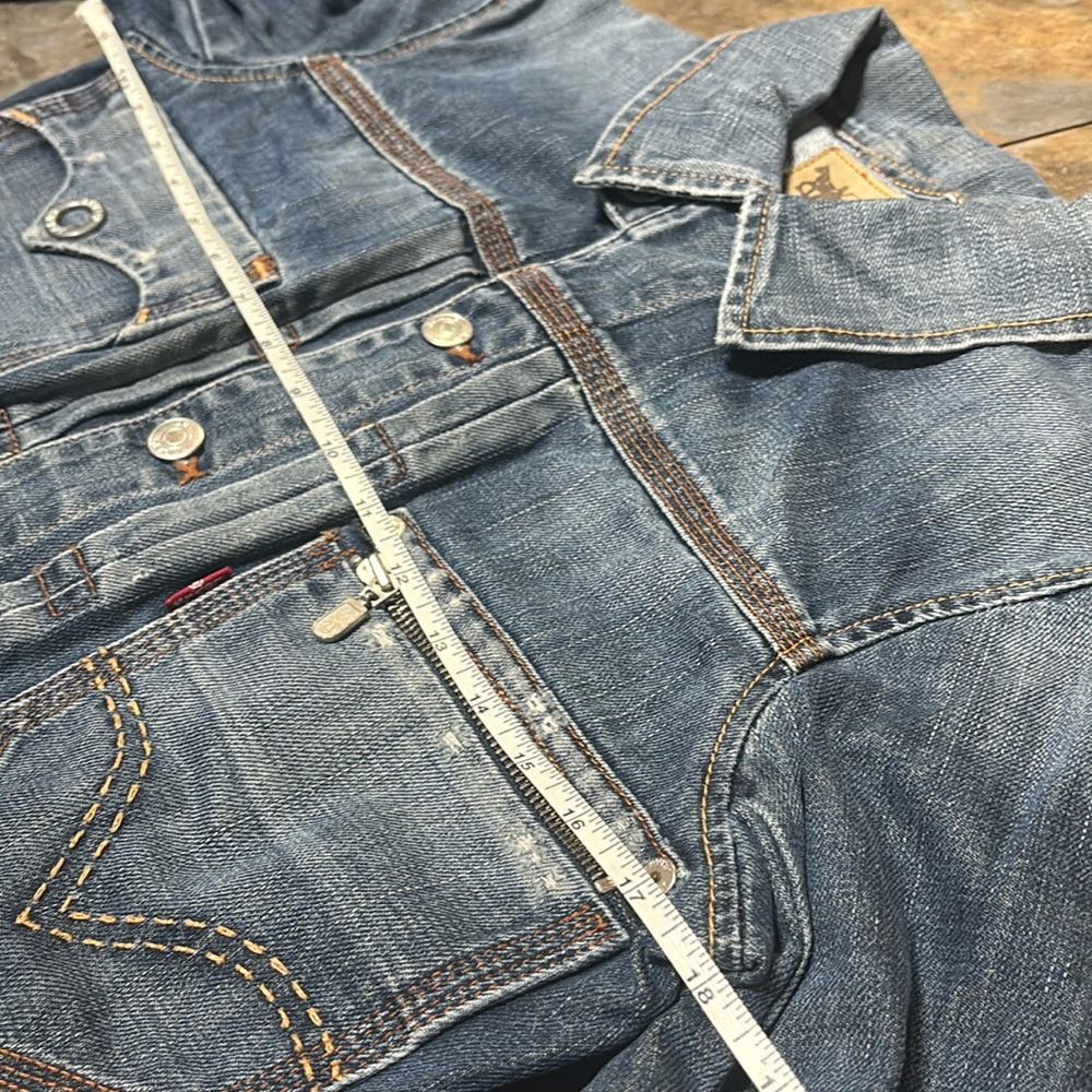 Levi’s Denim Button Up Blue Jean Jacket - Picture 11 of 15
